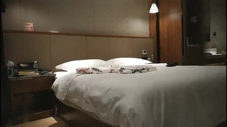 无套操碎花裙少妇排卵期不让内射