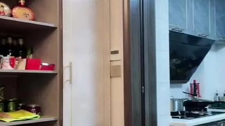 饥渴熟女富婆找男技师舔逼拍照片发朋友圈
