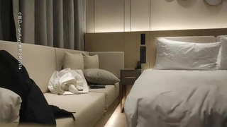 【露脸自拍】长相清纯的妹子被干的骚话不断，站都站不稳了