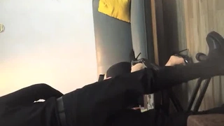 学校风云人妻穿好丝袜在家等保安偷情【约女主看网站粉丝加Q群】